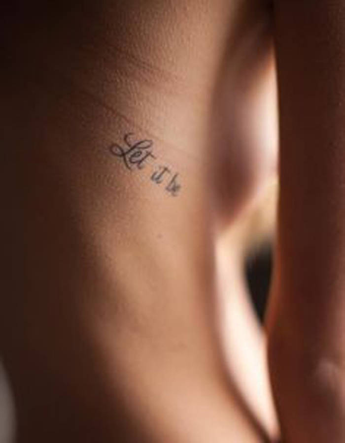 tatouage discret et feminin