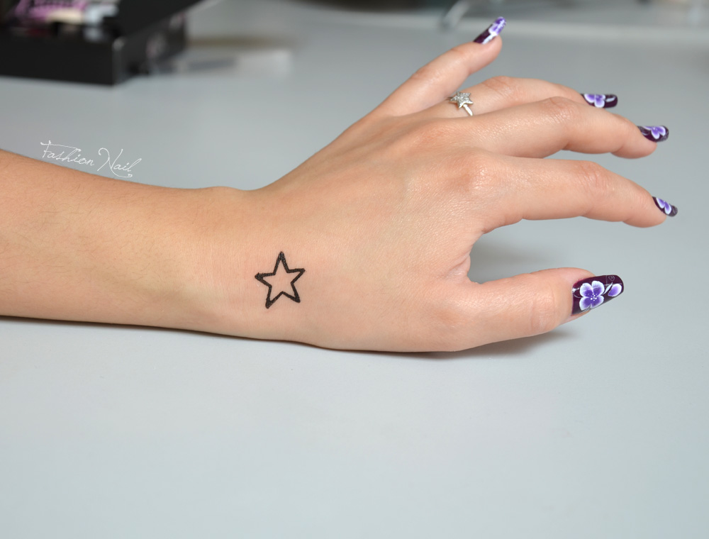 tatouage discret etoile