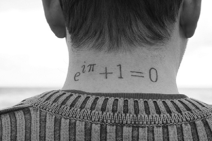 tatouage discret mais visible