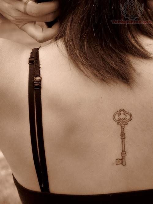 tatouage discret mais visible