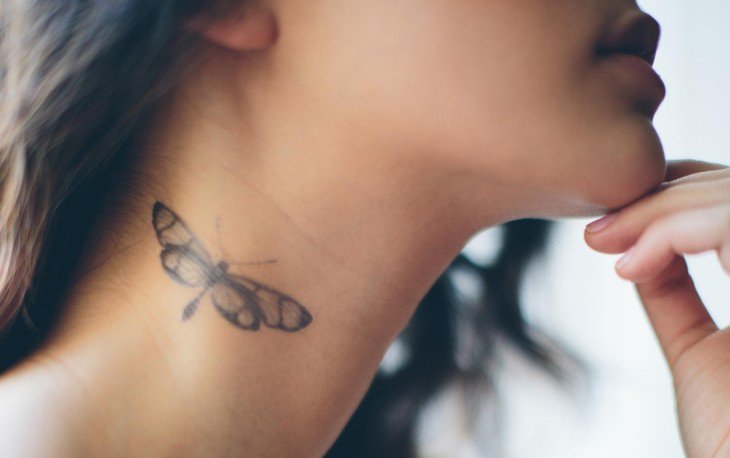 tatouage discret pour la nuque