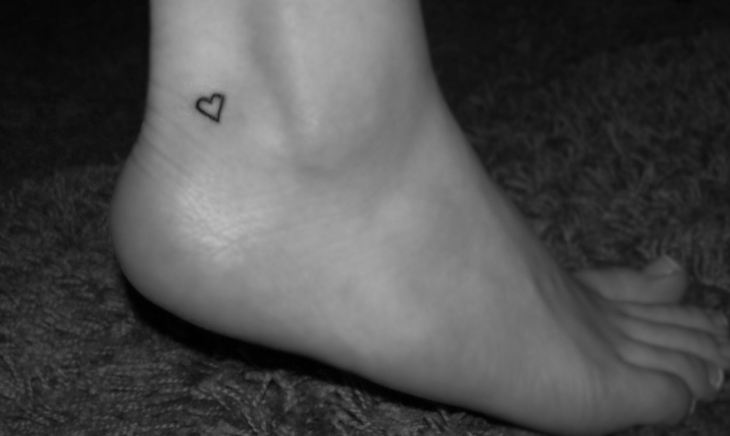 tatouage discret sur le pied