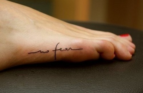 tatouage discret sur le pied