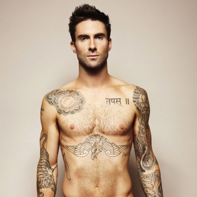 tatouage discret torse