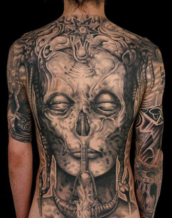 tatouage dos complet homme