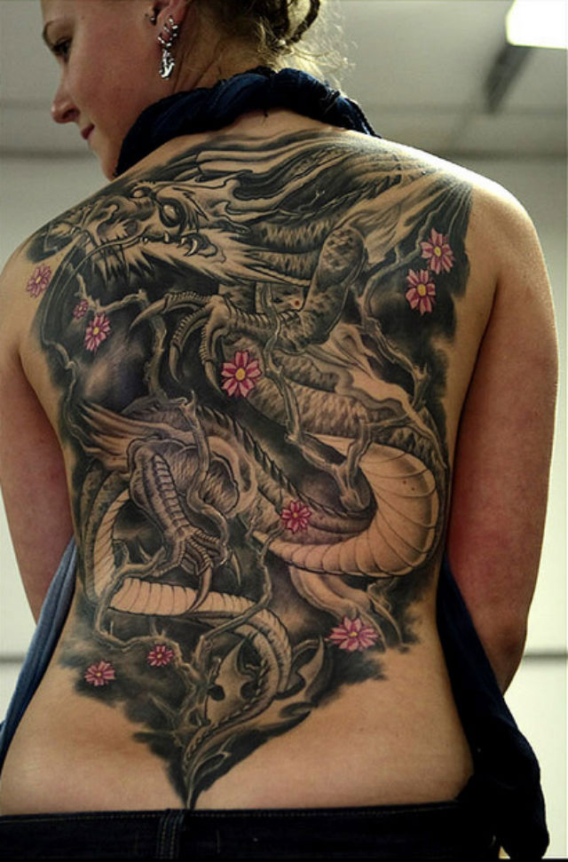 tatouage dos complet homme