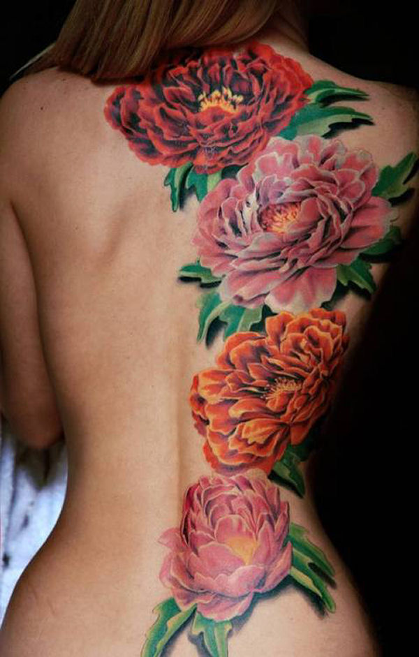tatouage dos femme fleur