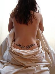 tatouage dos péridurale