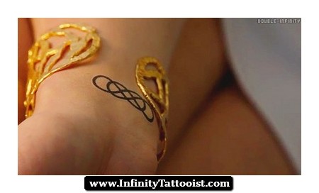 tatouage double infinity revenge