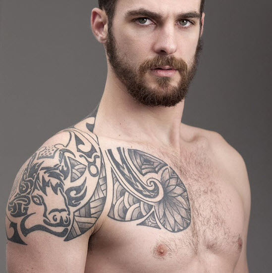 tatouage épaule celte