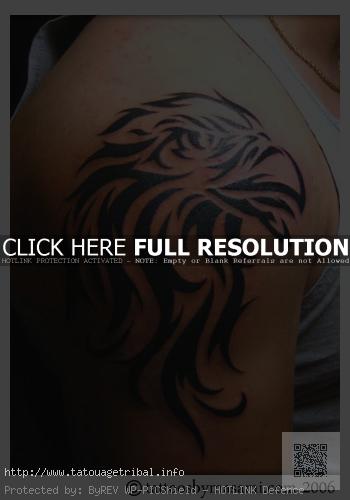 tatouage épaule homme aigle