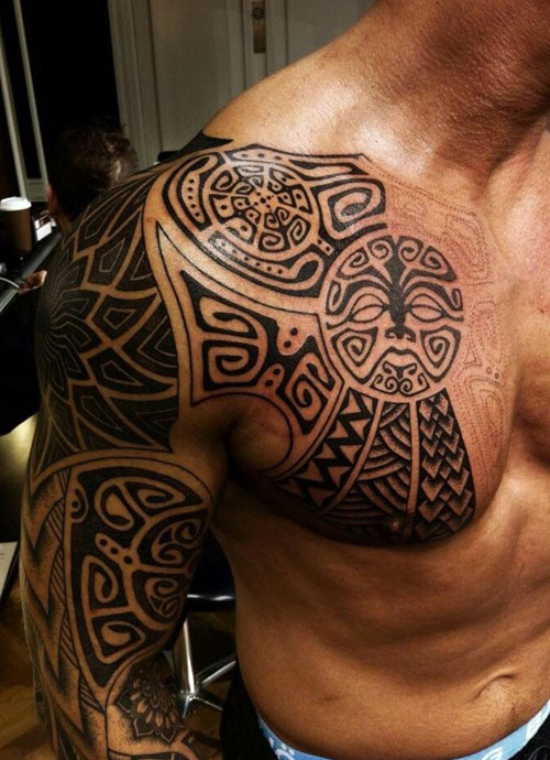 tatouage épaule polynésien