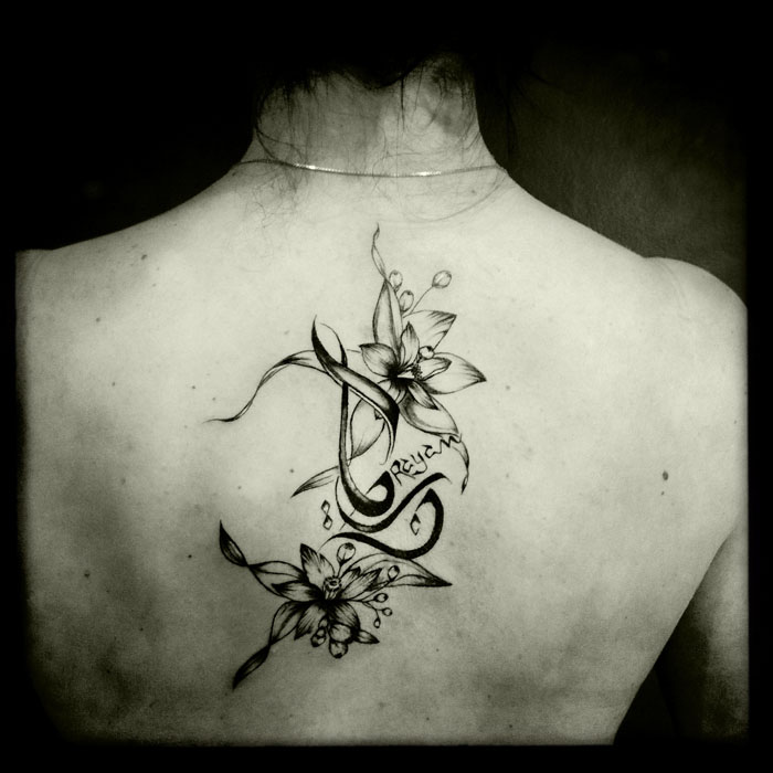 tatouage fleur arome