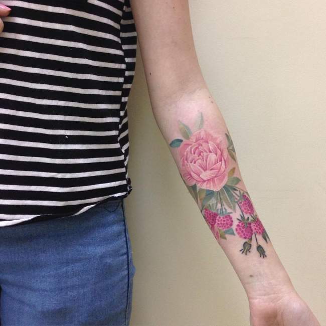 tatouage fleur avant bras