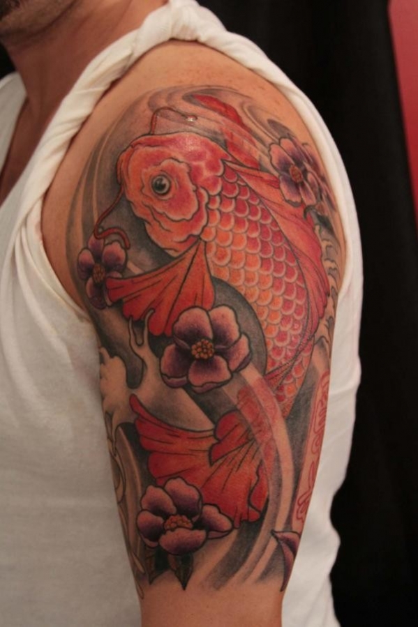 tatouage fleur carpe koi