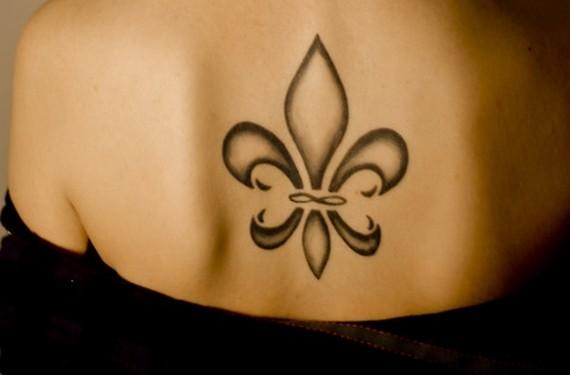 tatouage fleur de lys