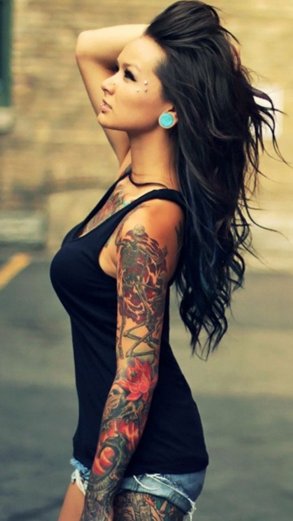 tatouage fleur manchette