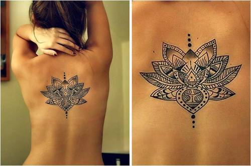 Tatouage fleur orientale