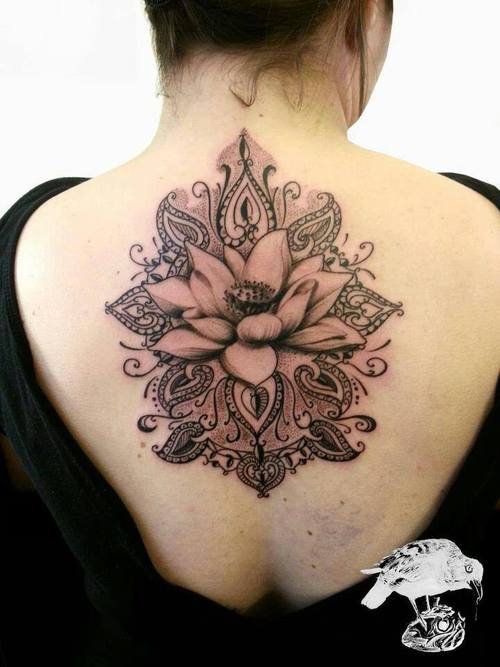 tatouage fleur orientale