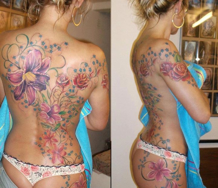 tatouage fleur pour femme