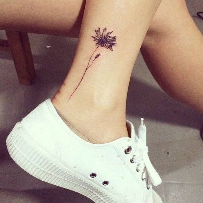 tatouage fleur rare