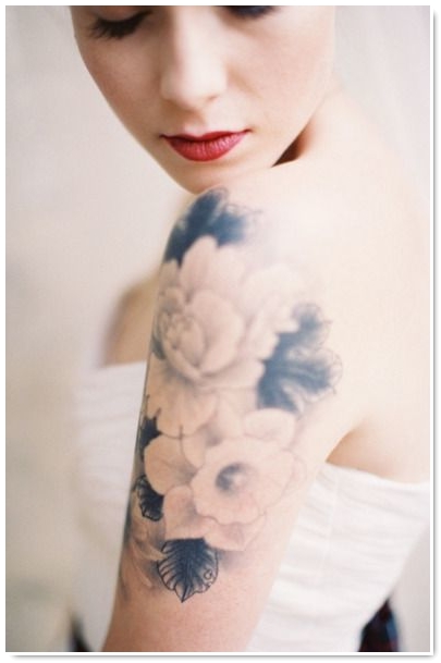 tatouage fleur rock
