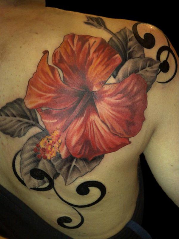 Tatouage fleur rouge