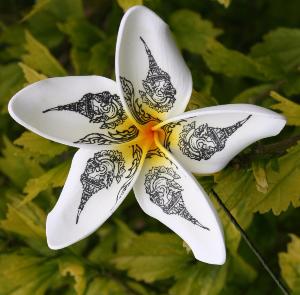 tatouage fleur vahiné