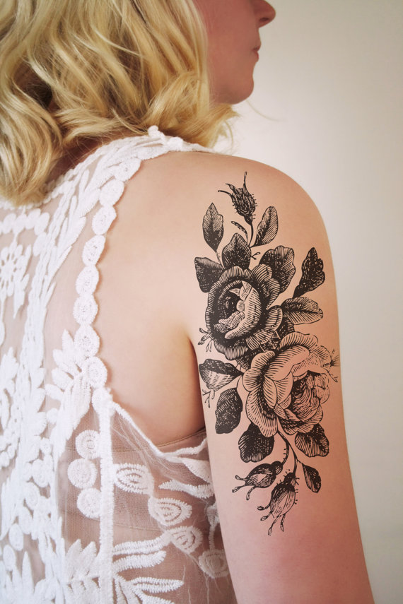 tatouage fleur vintage