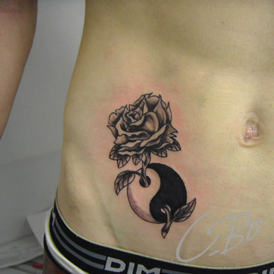 tatouage fleur ying yang