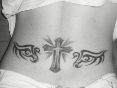 tatouage gothique bas du dos