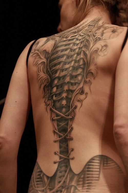 tatouage gothique dos