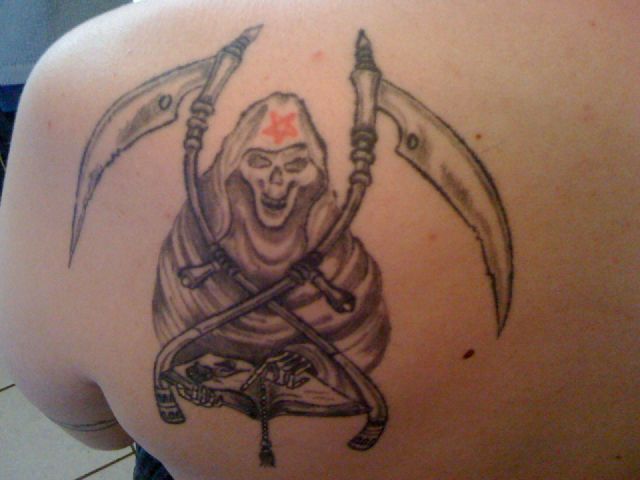 tatouage gothique épaule