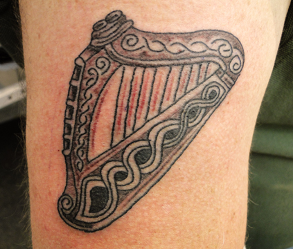 tatouage harpe celtique