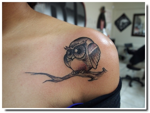 tatouage hibou femme
