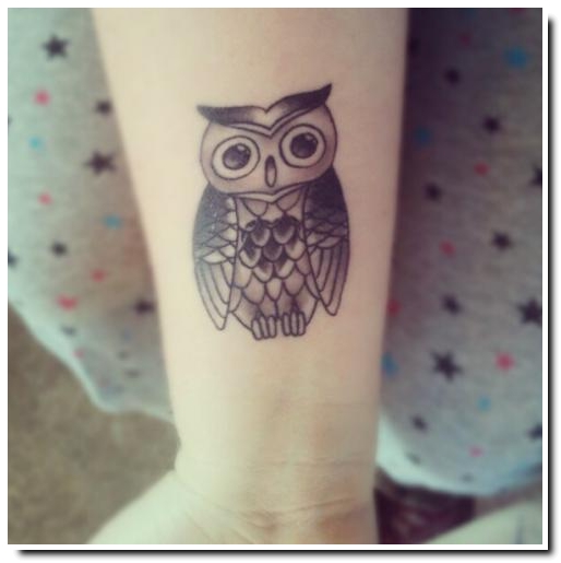 tatouage hiboux nuque