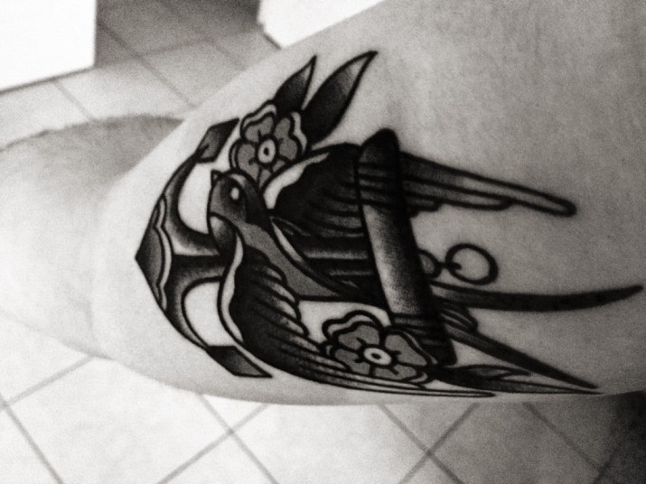 tatouage hirondelle ancre