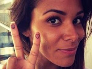 tatouage hirondelle shy'm