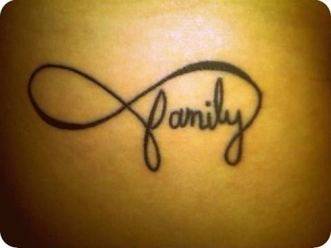 tatouage huit infini