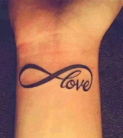 tatouage infini avant bras
