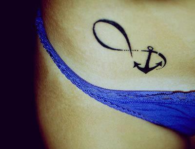 tatouage infini bas du ventre