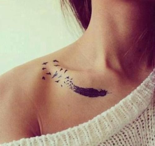 tatouage infini clavicule
