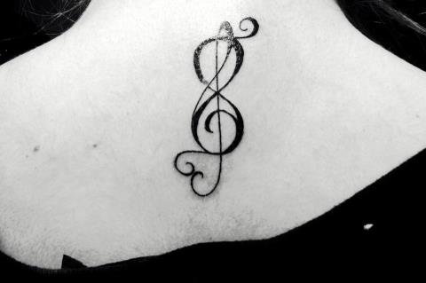 tatouage infini clé de sol