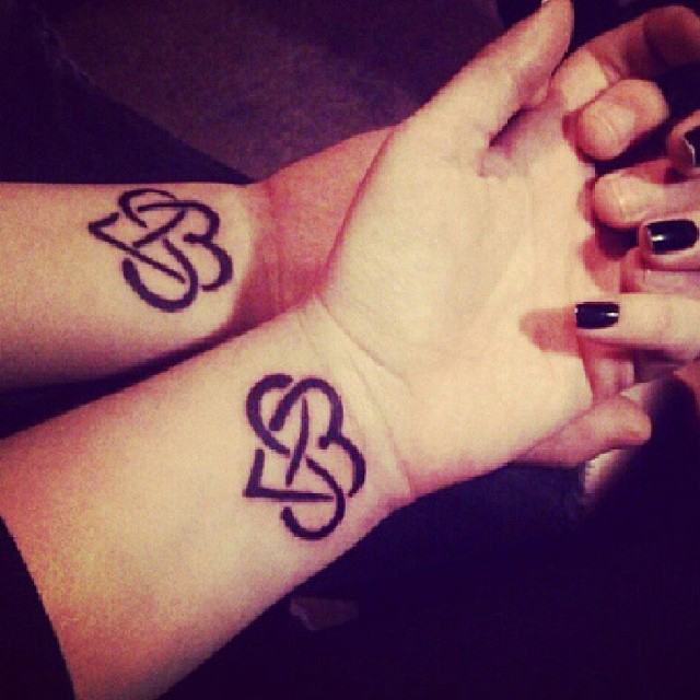 tatouage infini couple