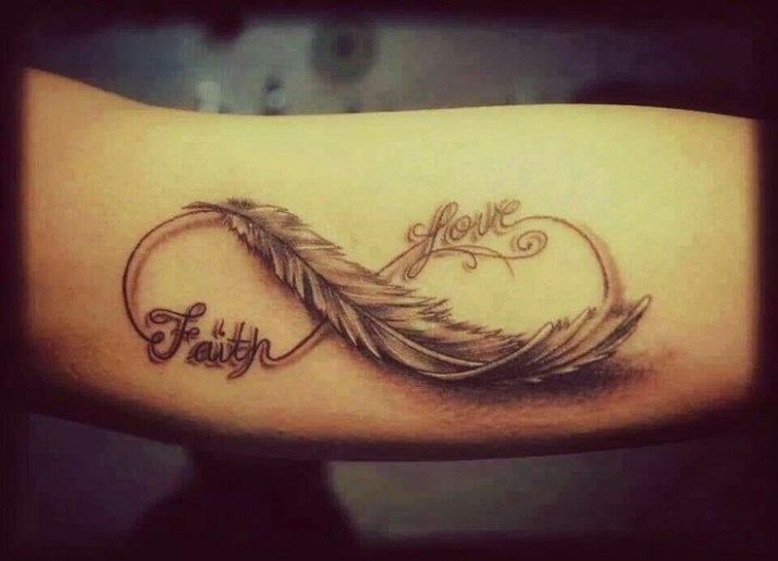 tatouage infini femme