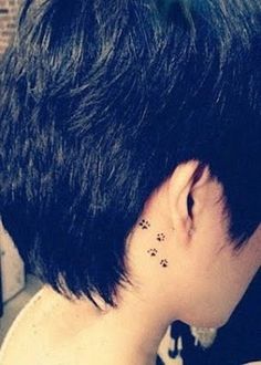 tatouage infini oreille