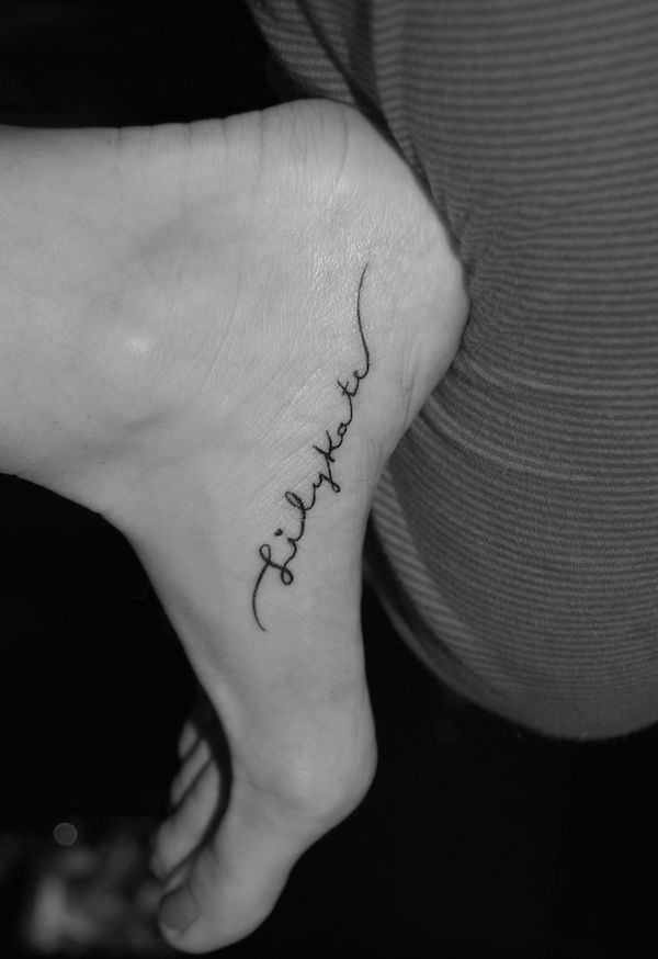tatouage infini pied