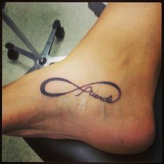 tatouage infinity friends