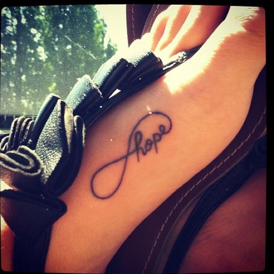 tatouage infinity hope