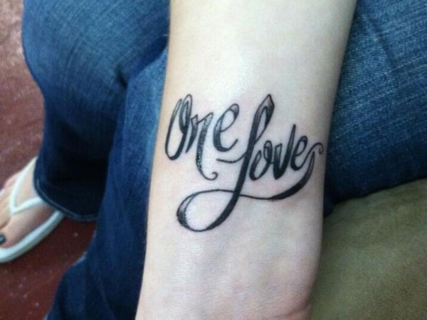 tatouage infinity one love